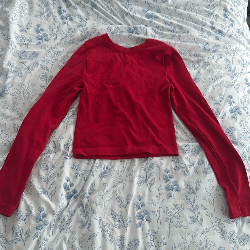 Red long sleeve 
Ribbed
Size: M fits like S